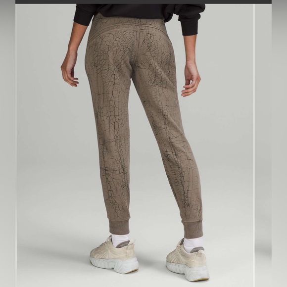 Lululemon Warm Down Jogger 7/8 - Picture 2 of 11